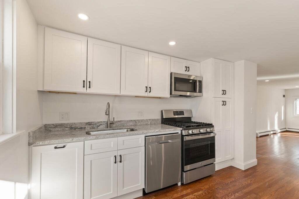 31 Garfield Ave - Photo 1