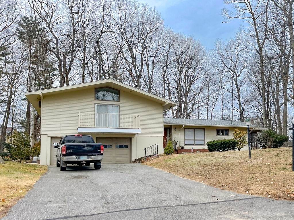 29 Fairlawn Ave - Photo 1