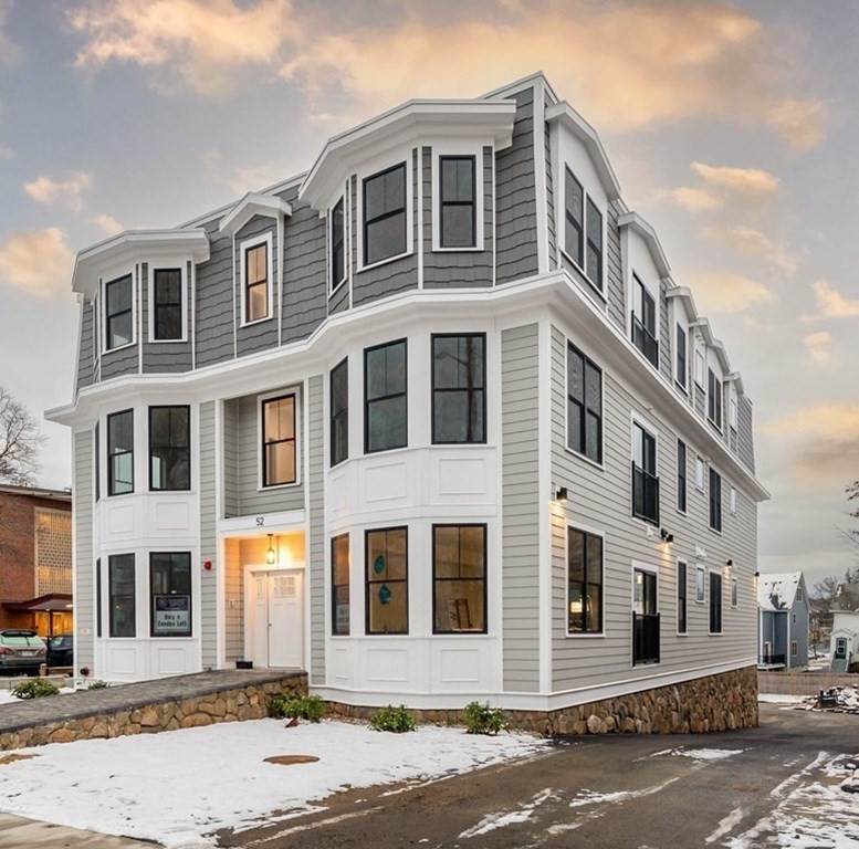 52 West Emerson - Photo 1