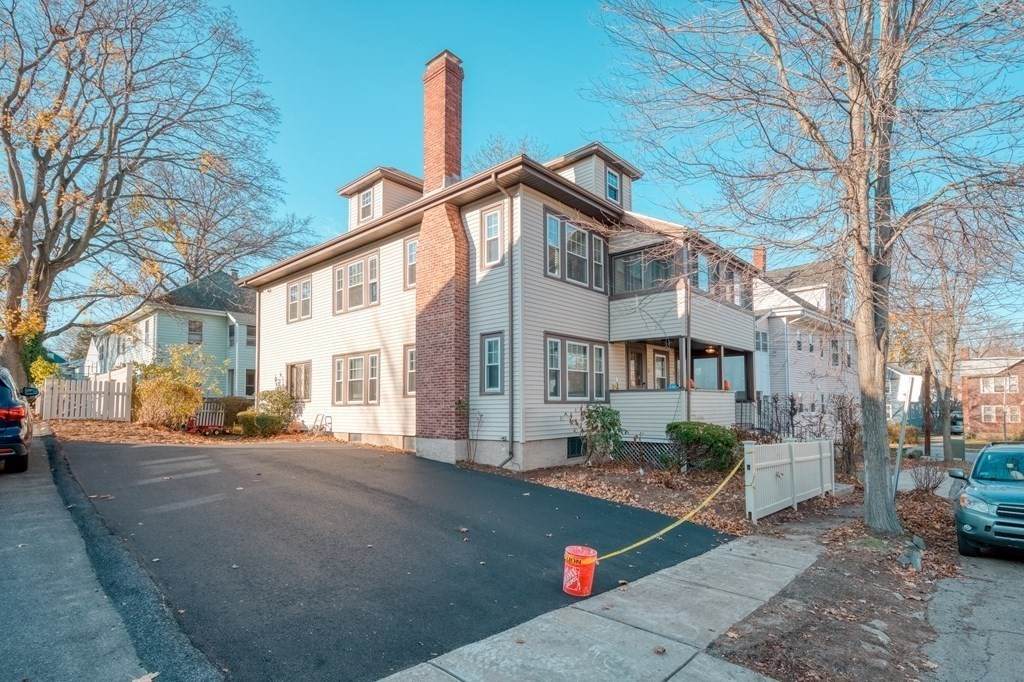 54 Worcester - Photo 1