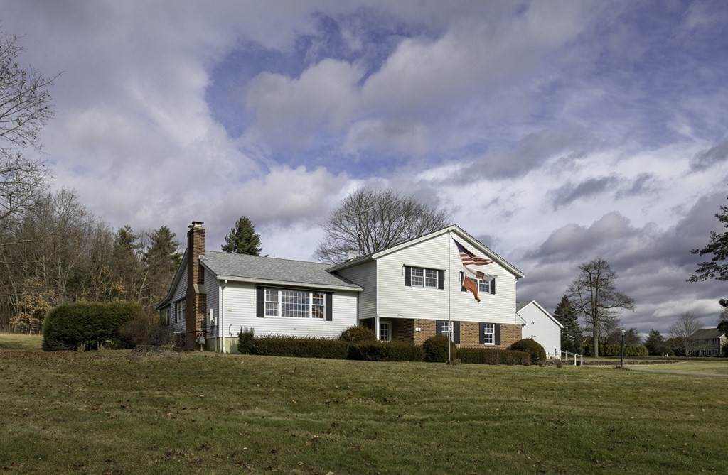16 Lyman St - Photo 1