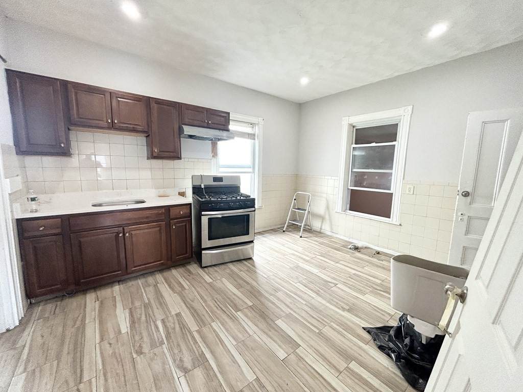 22 Humphreys - Photo 1