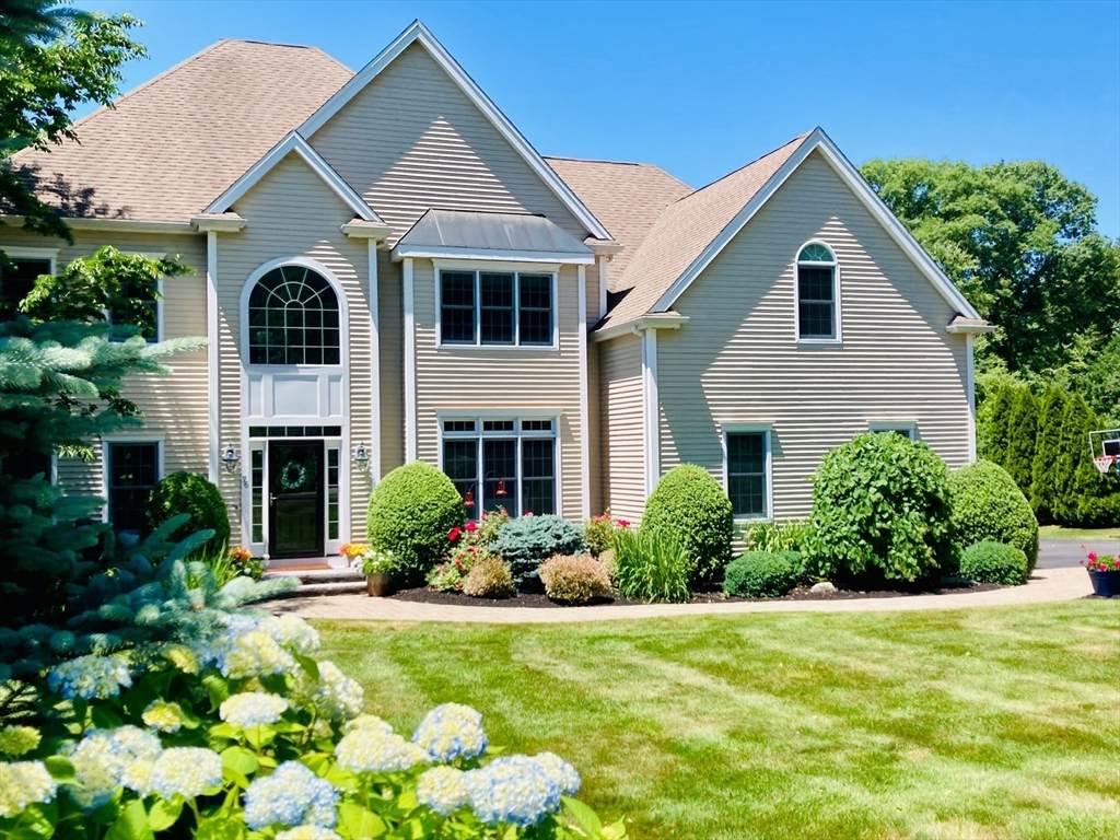 76 Kim Place - Photo 1