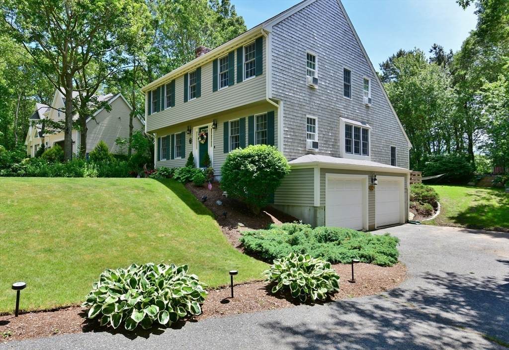 30 Noreast Drive - Photo 1