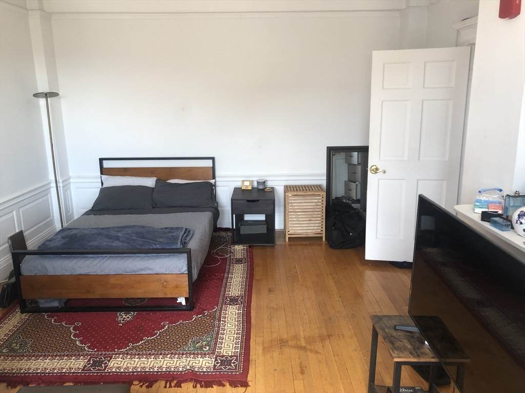 466 Commonwealth - Photo 1