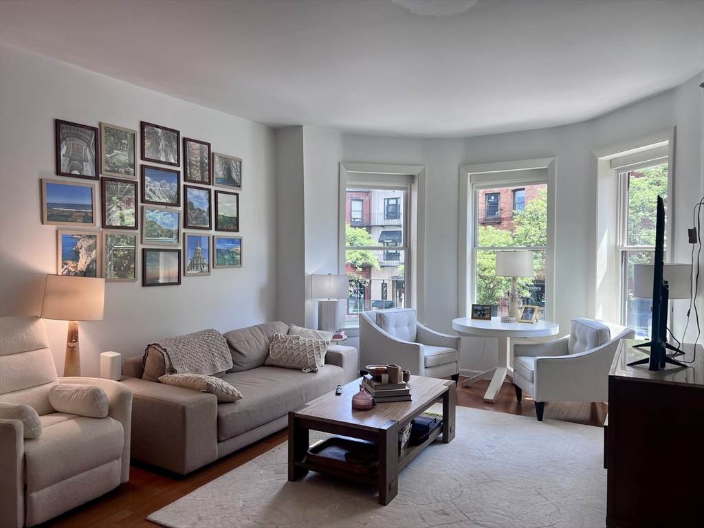 177 Newbury St - Photo 1