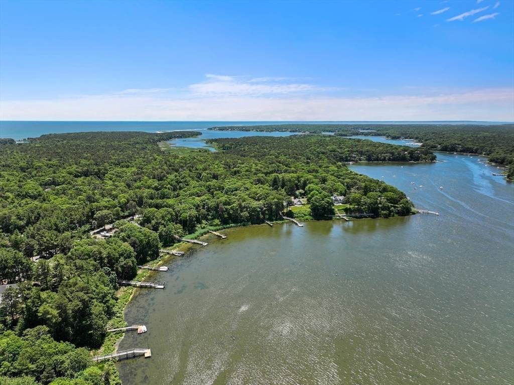 562 Poponessett Rd - Photo 1