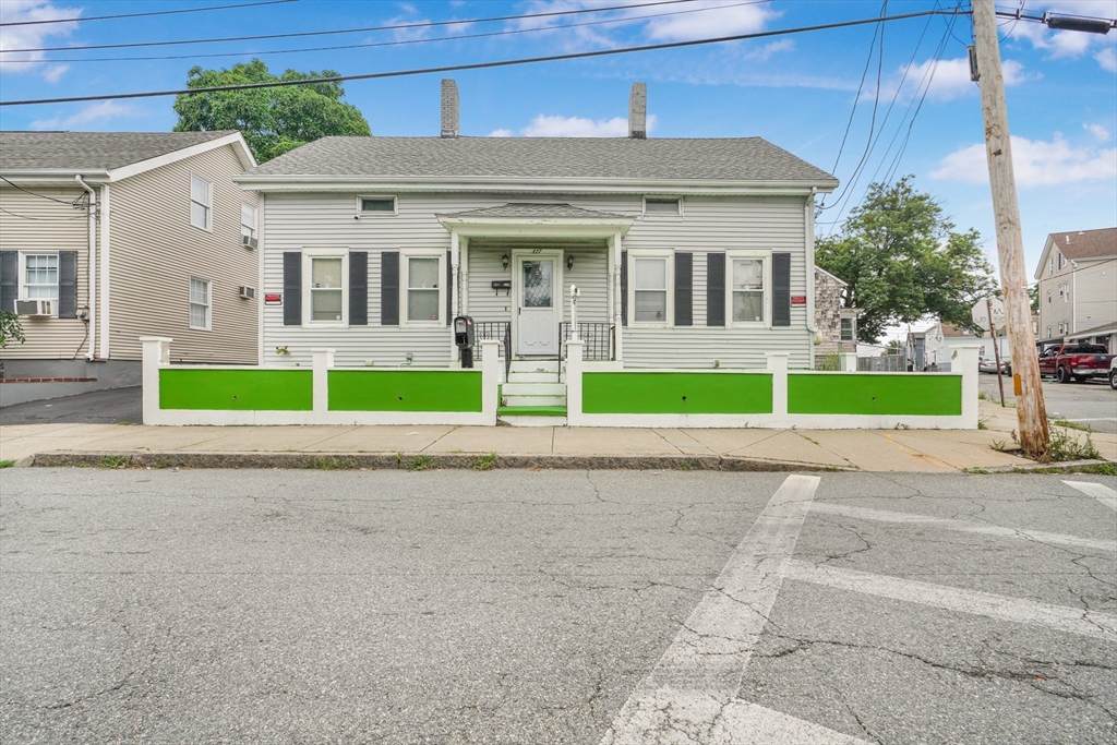 377 Hartwell St - Photo 1