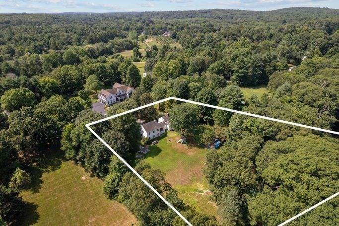 17 Everett St - Photo 1