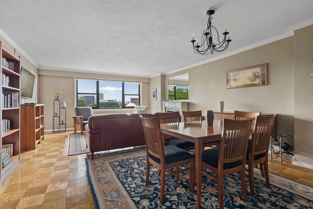 8 Whittier Pl - Photo 1