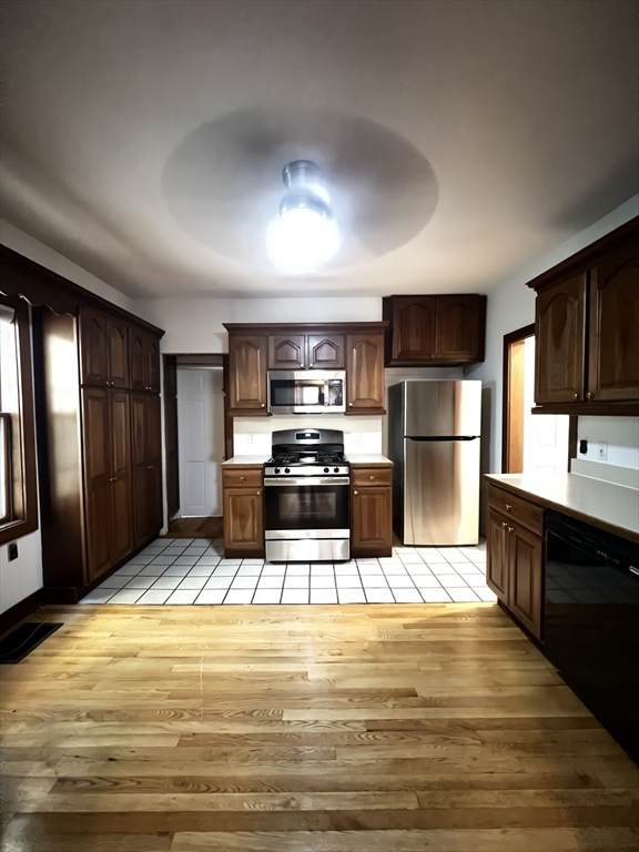 6 Antrim - Photo 1