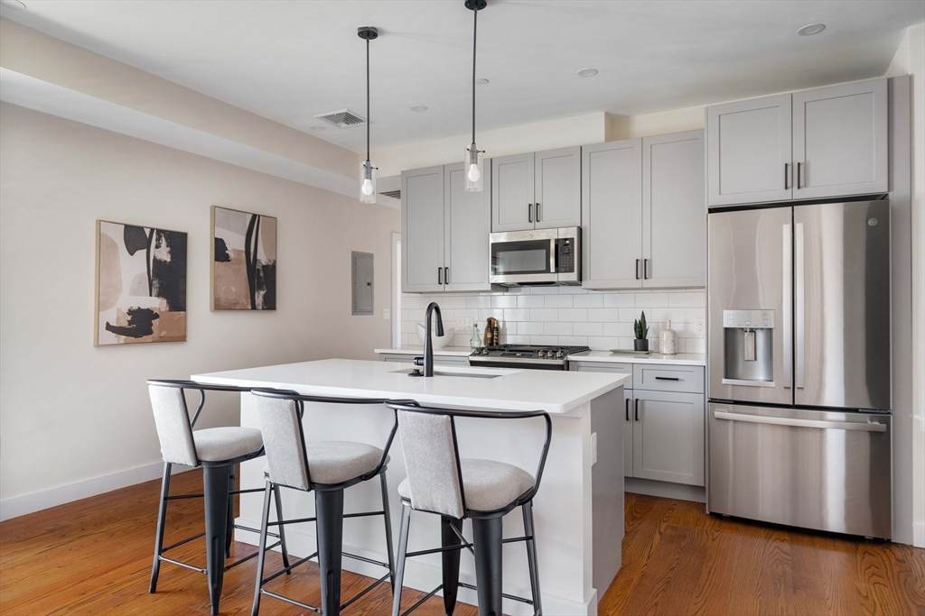 21 Lexington St - Photo 1