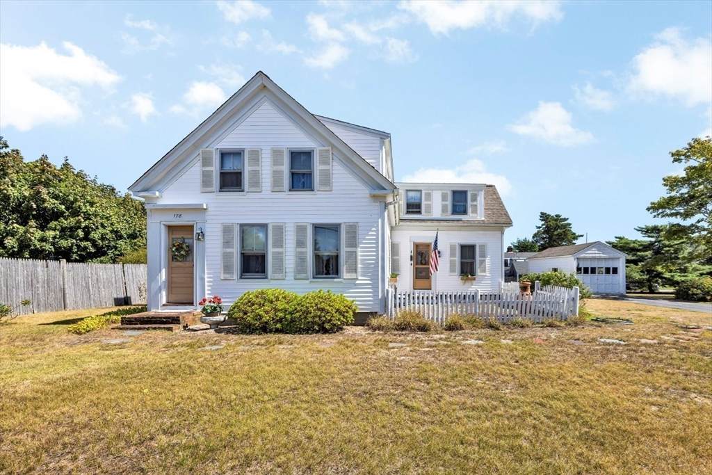 178 School St - Photo 1