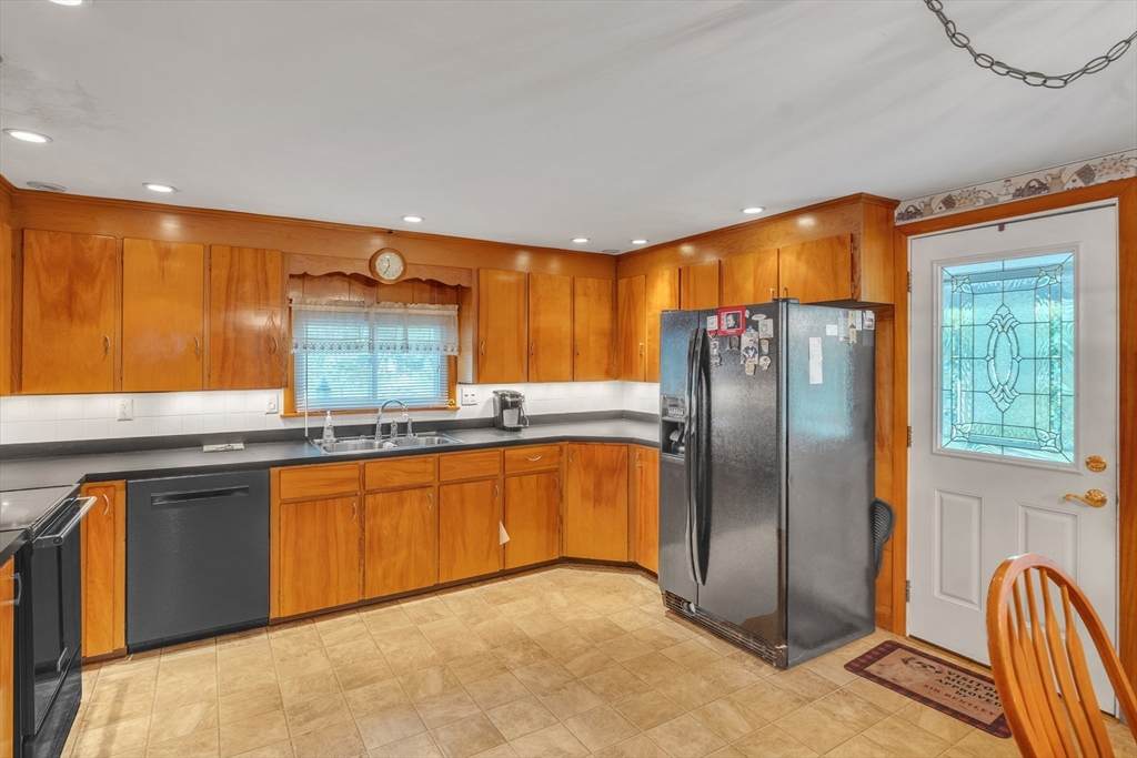 64 Shea St - Photo 1
