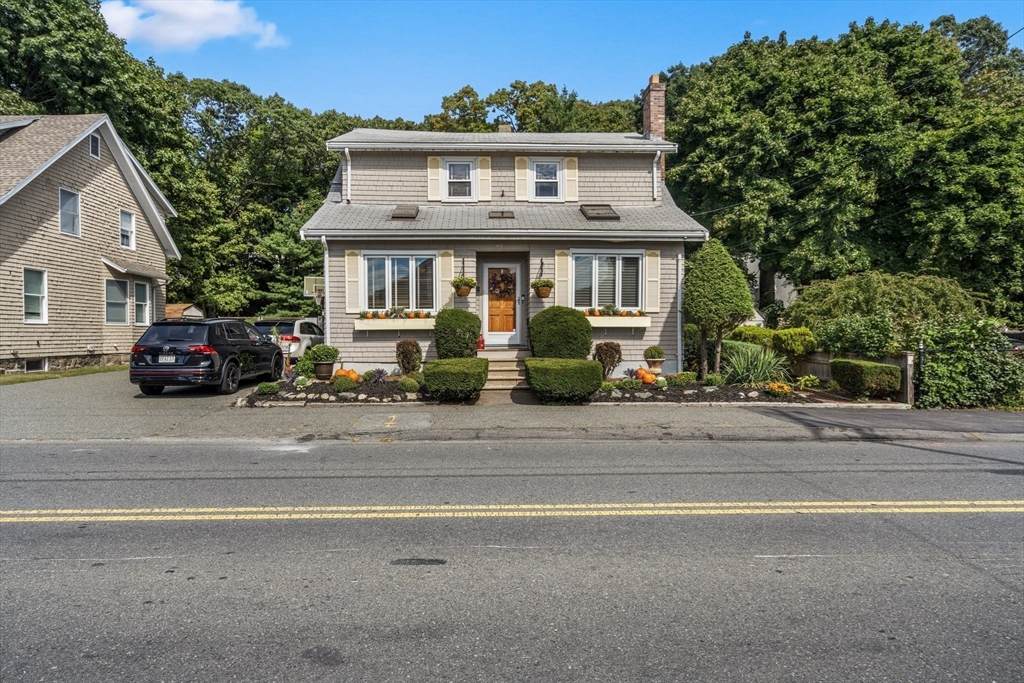 95 Range Ave - Photo 1