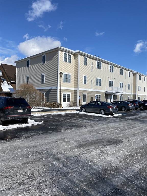 555 Page St - Photo 1