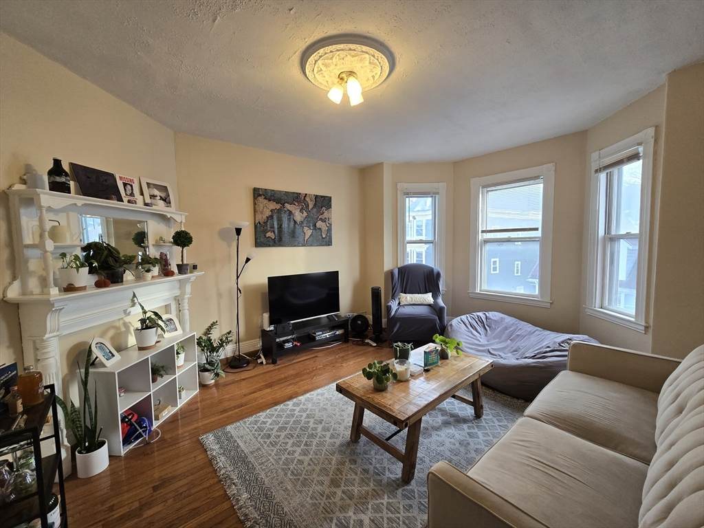 49-51 Hillside St - Photo 1