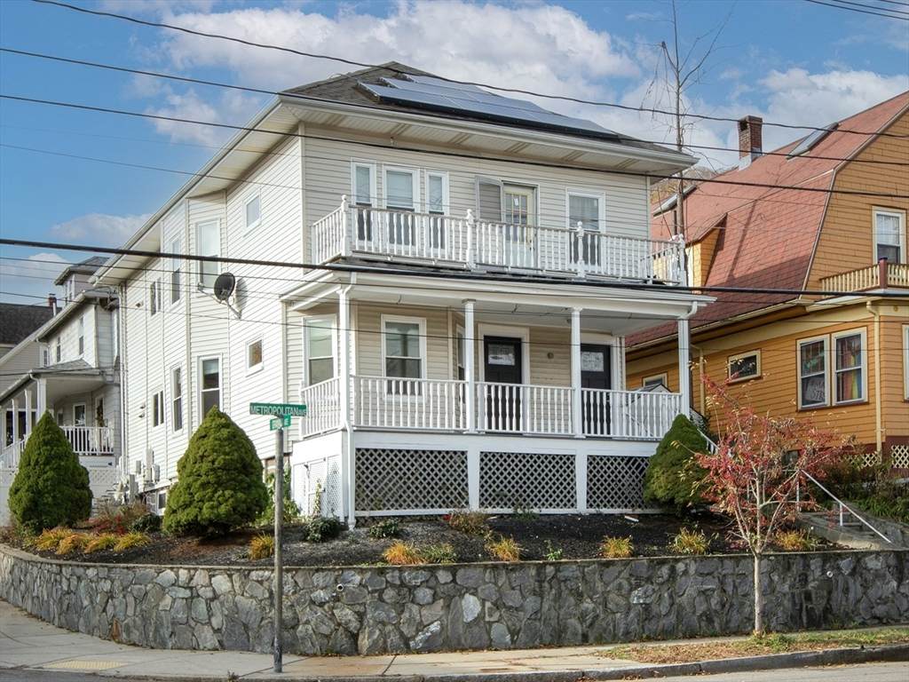 181 Metropolitan Ave - Photo 1