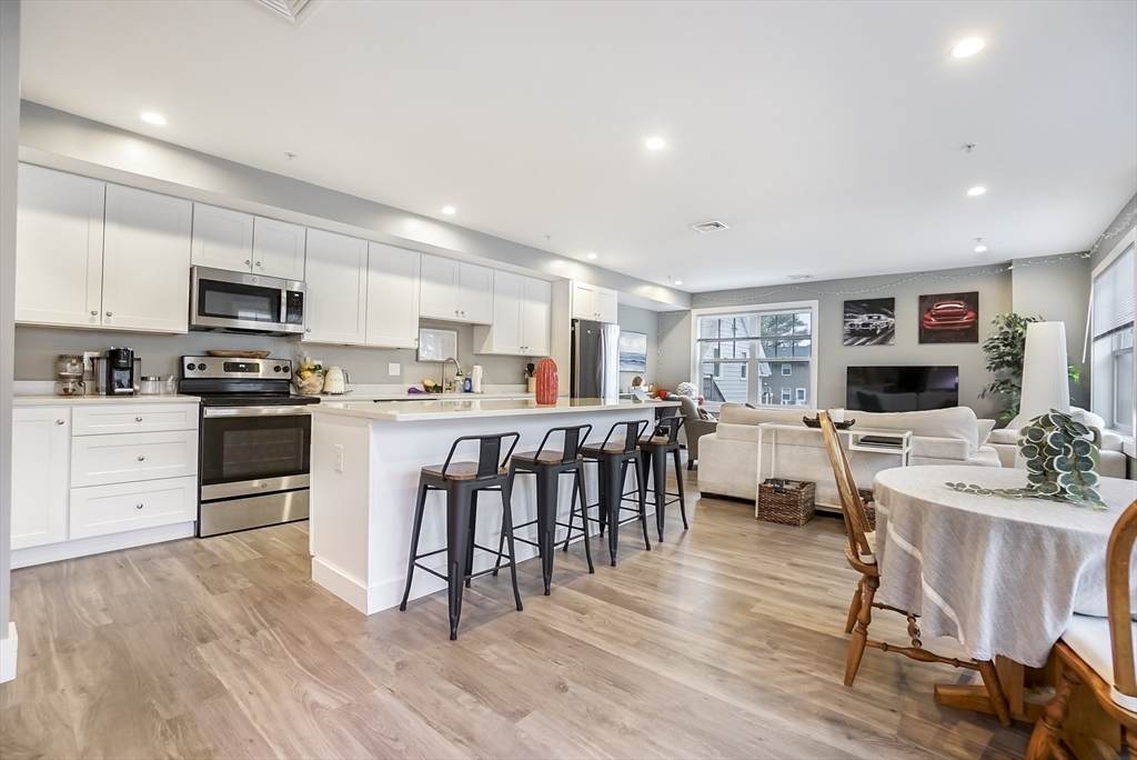 245 Bussey St - Photo 1