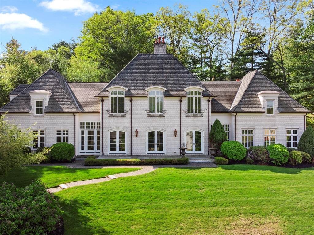 2 Copperbeech Circle - Photo 1