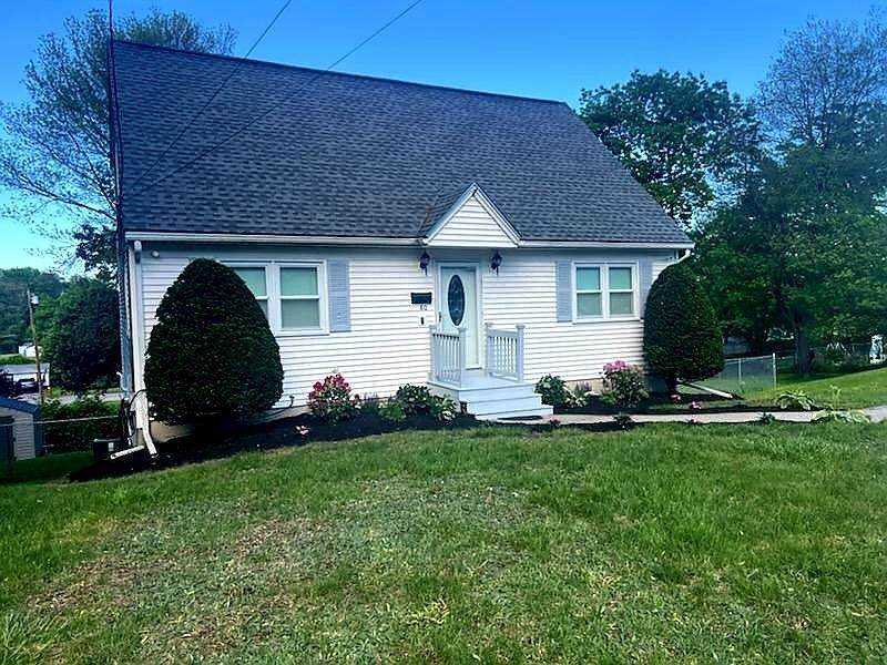 80 Swan Ave - Photo 1