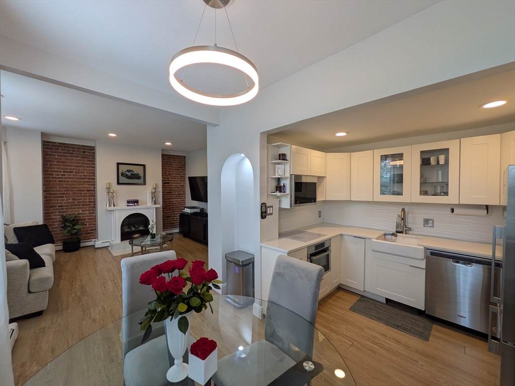 390 Riverway - Photo 1