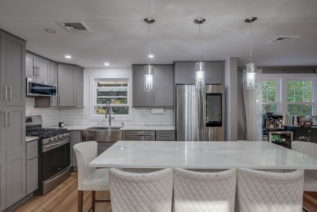 327 Old Billerica Rd - Photo 1