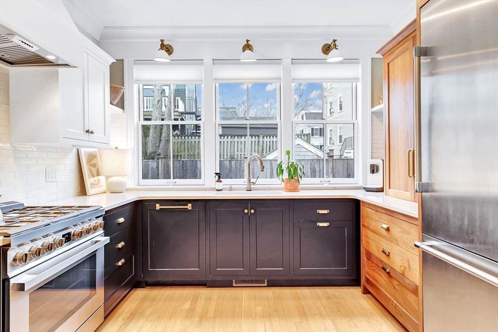 56 Middle St - Photo 1