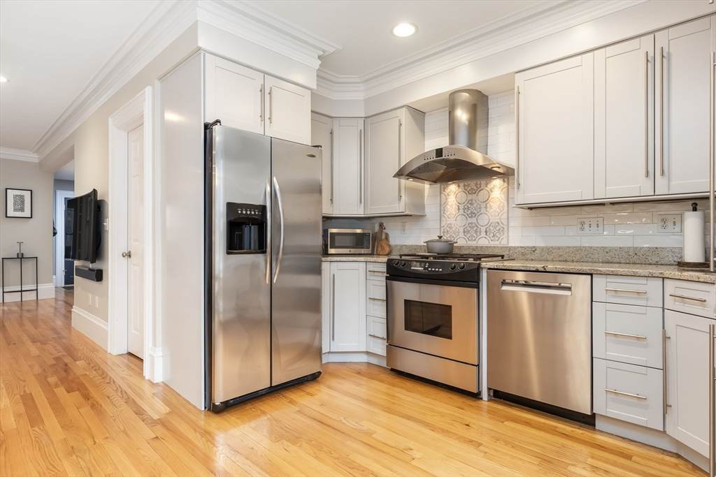 33 Concord Sq - Photo 1