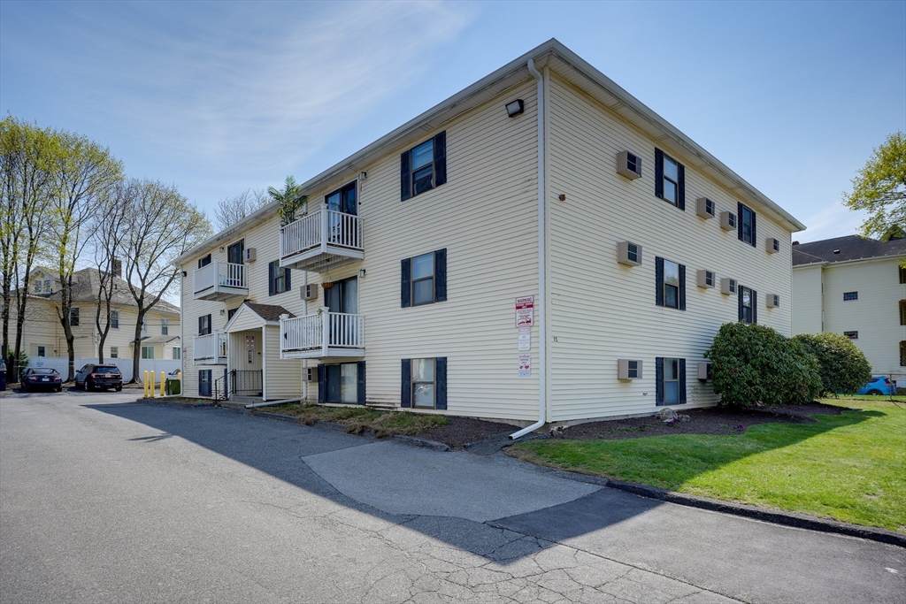 15 Houghton St - Photo 1