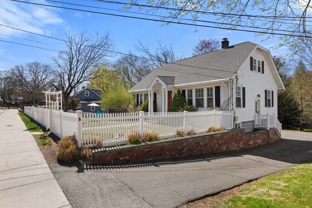 1206 Concord St - Photo 1