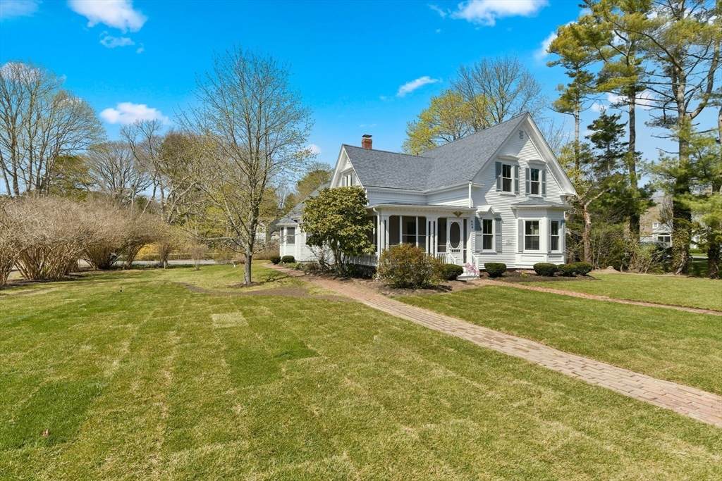 689 Main Street - Photo 1