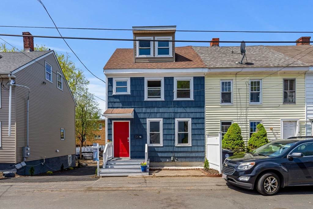 70 Harrison St - Photo 1