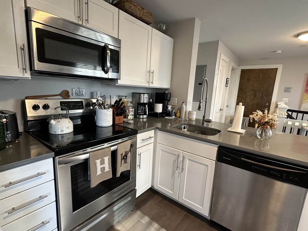 543 Dorchester Ave - Photo 1