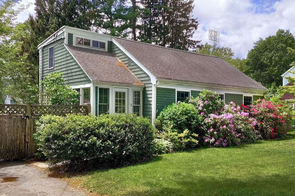 3 Norman Ave - Photo 1