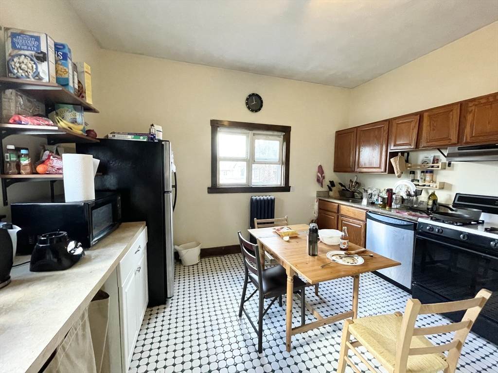 112 Allston St - Photo 1