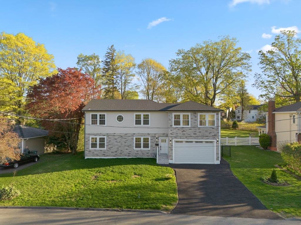 18 Elmcrest Rd - Photo 1