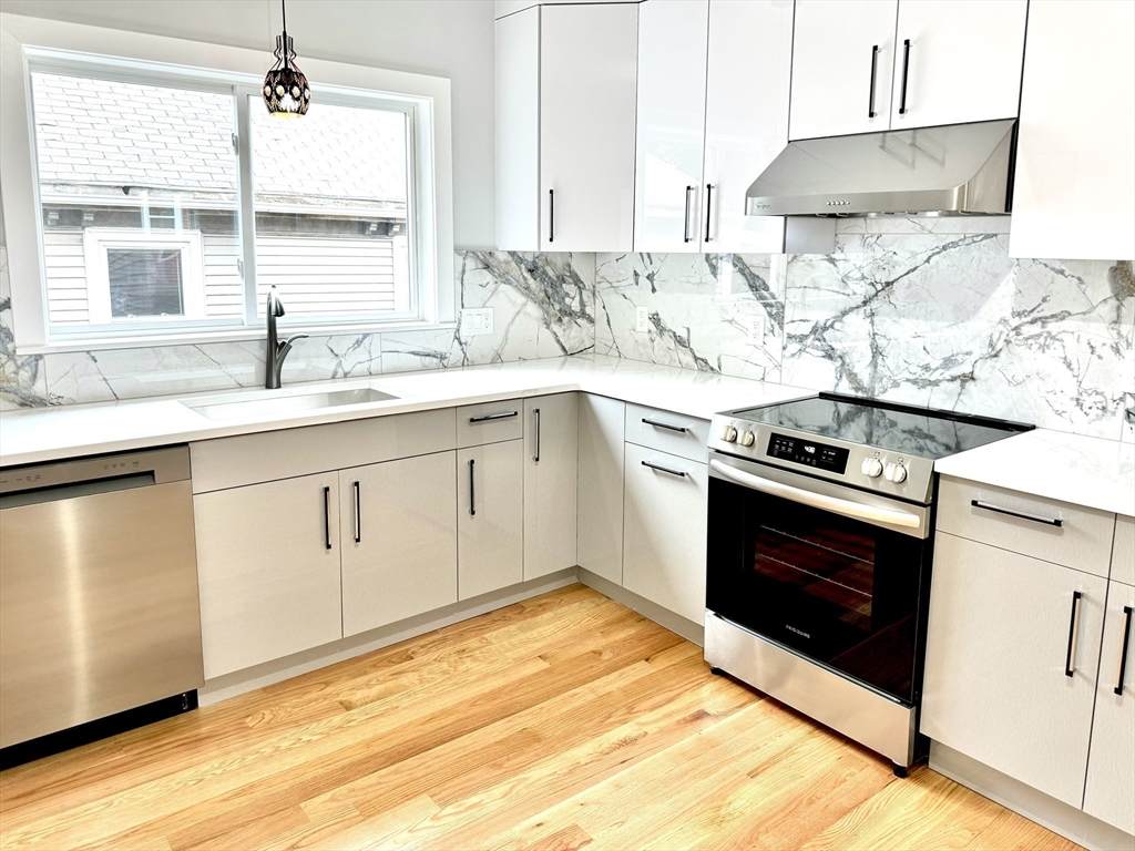 190 Hillside Street - Photo 1
