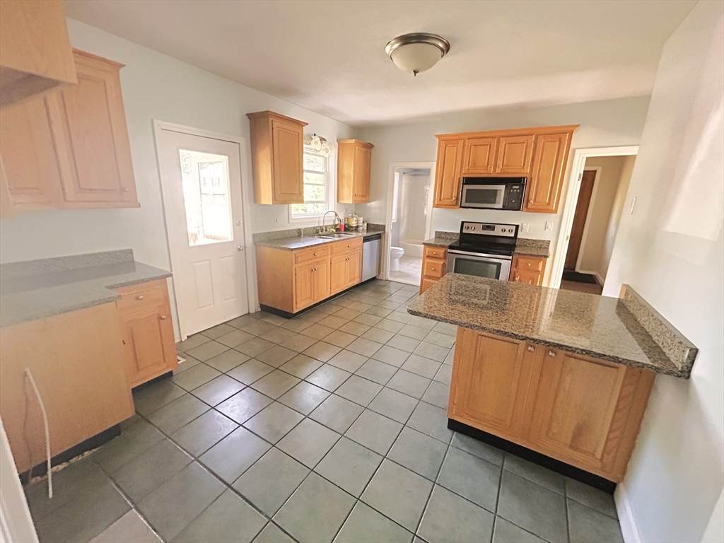 55 Cushing Ave - Photo 1