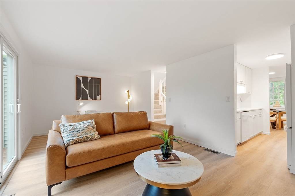 https://bt-photos.global.ssl.fastly.net/mlspin/orig_boomver_2_73379536_2.jpg