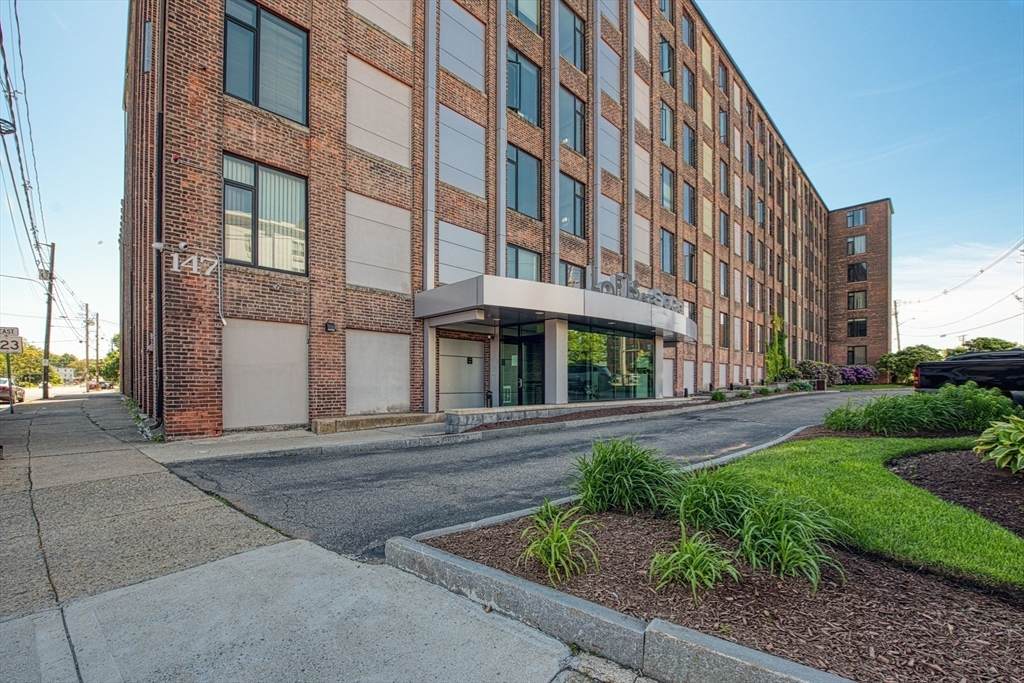 147 Centre Street - Photo 1