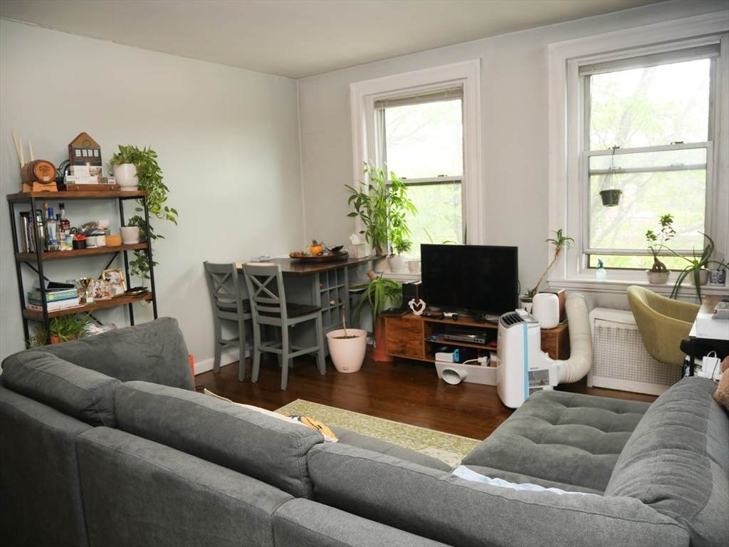 45 Carlton - Photo 1