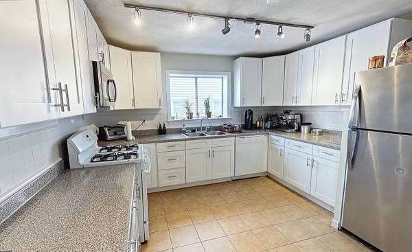 99 Marion St - Photo 1