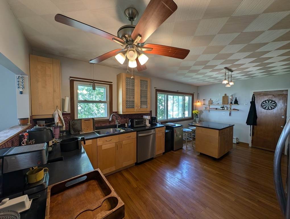 85 Gladstone Street - Photo 1