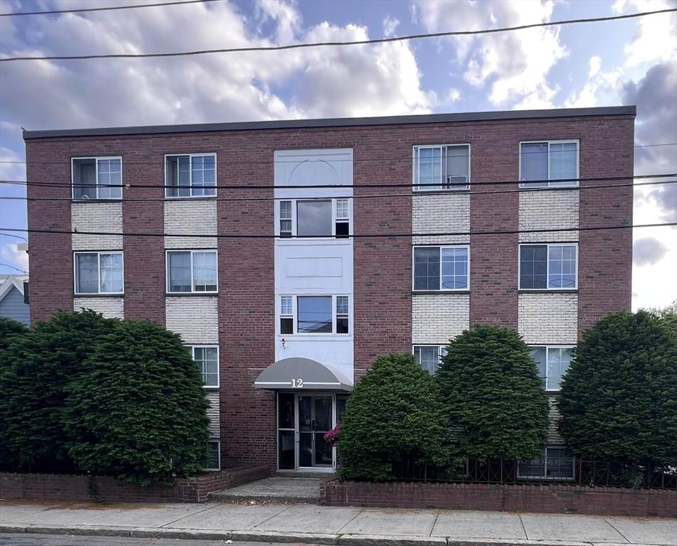12 Woodland St - Photo 1