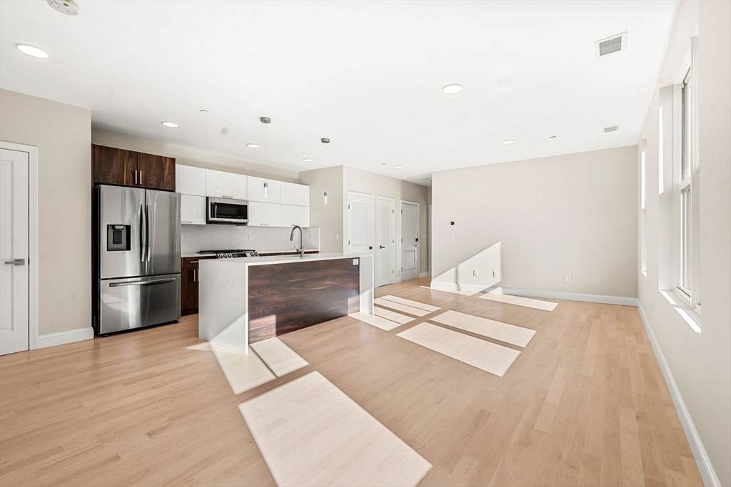124 Warren Street - Photo 1