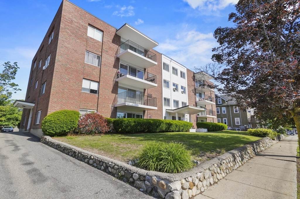 260 Tremont Street - Photo 1