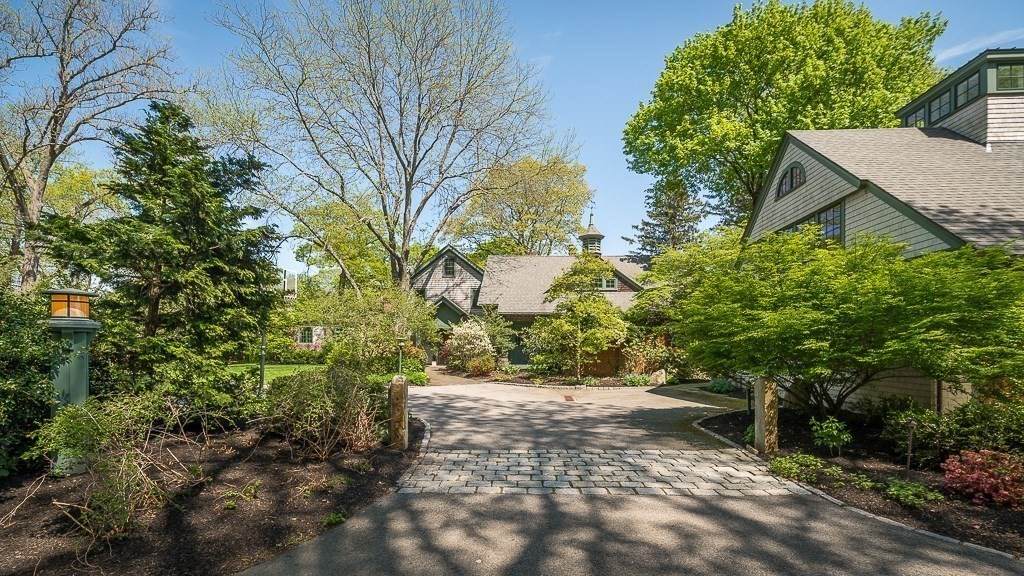 99 Essex Street - Photo 1