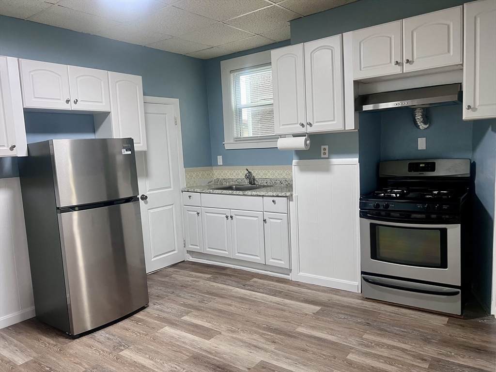 144 Bloomingdale - Photo 1