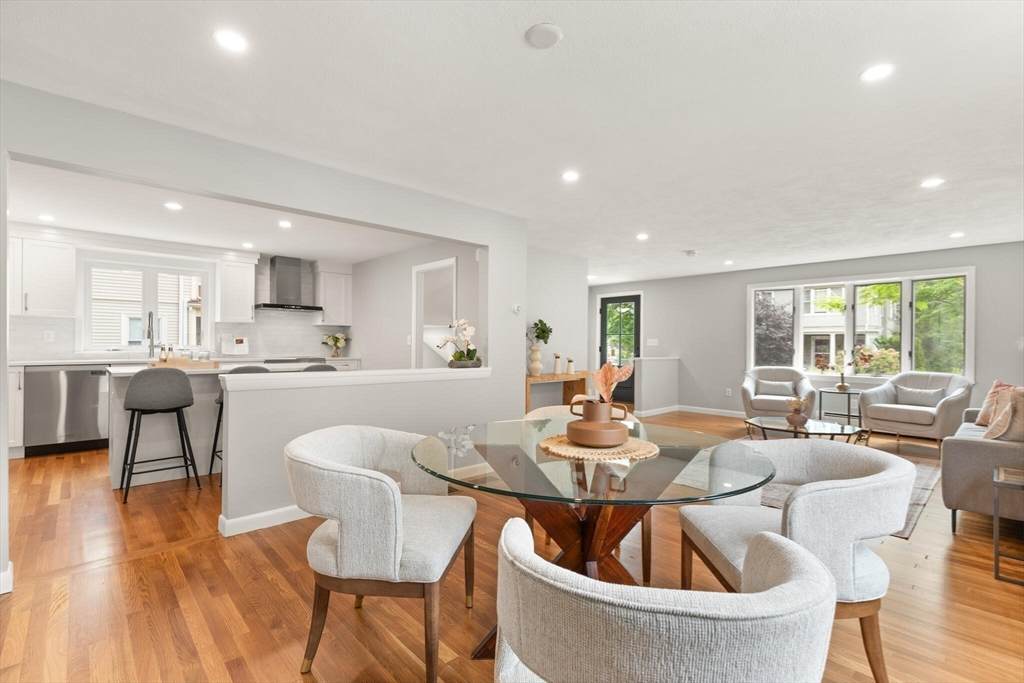 160 Waverley St - Photo 1